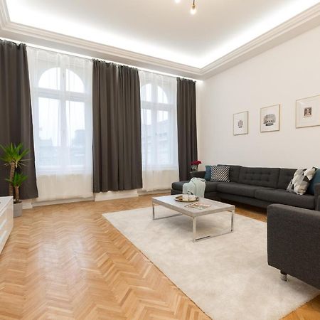Space And Style In The Heart Of Budapest W 2Br&2Bt エクステリア 写真