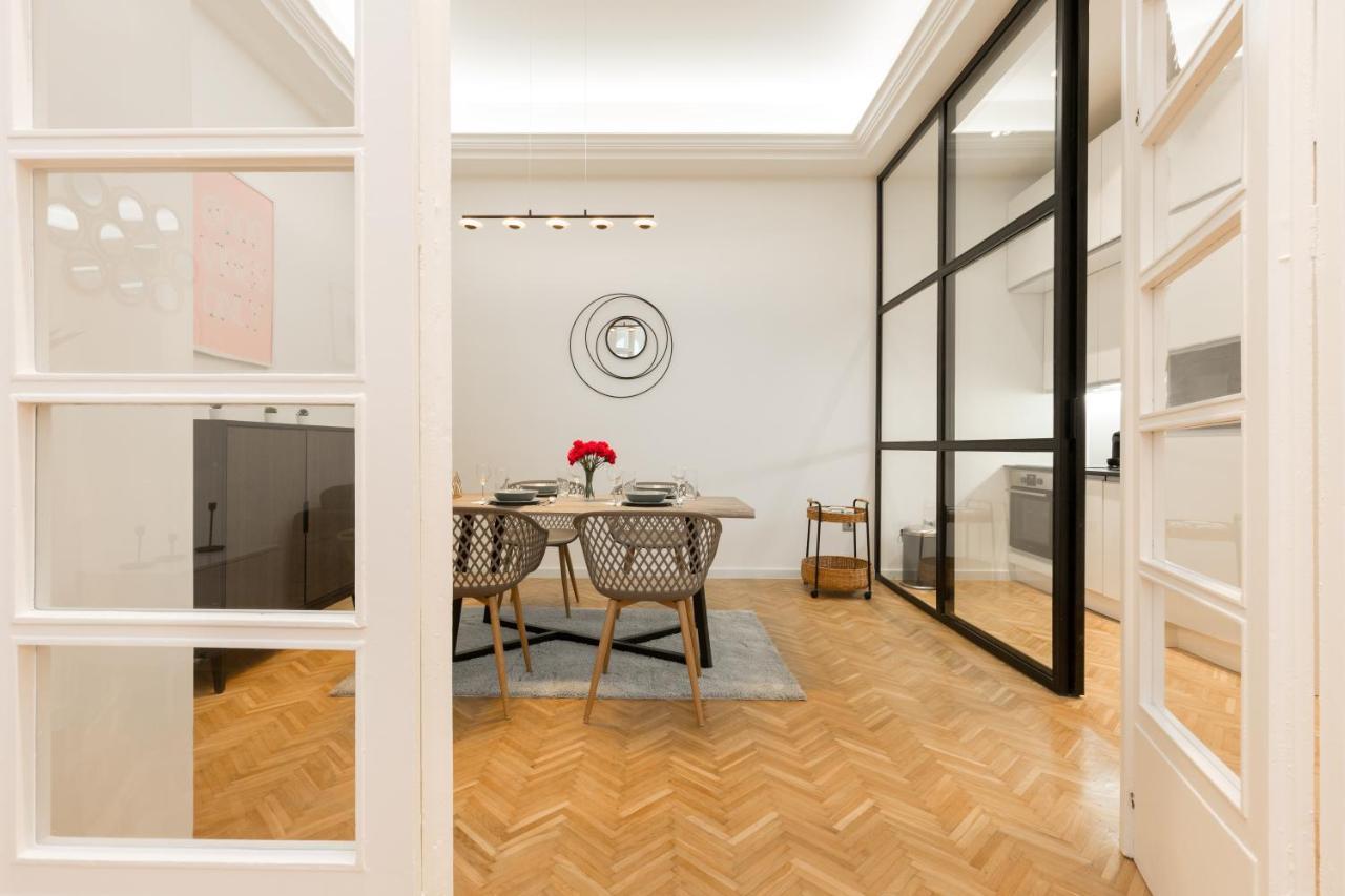 Space And Style In The Heart Of Budapest W 2Br&2Bt エクステリア 写真