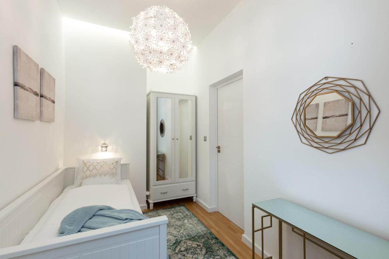Space And Style In The Heart Of Budapest W 2Br&2Bt エクステリア 写真