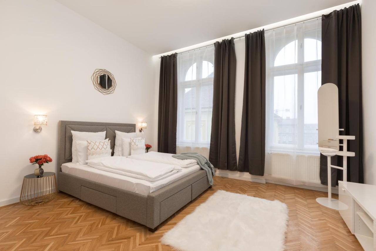 Space And Style In The Heart Of Budapest W 2Br&2Bt エクステリア 写真